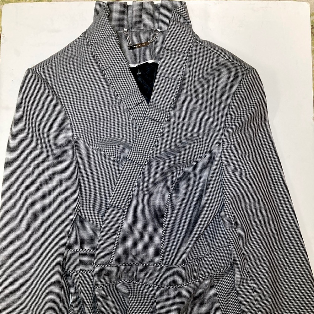 Striped blazer w ruffles